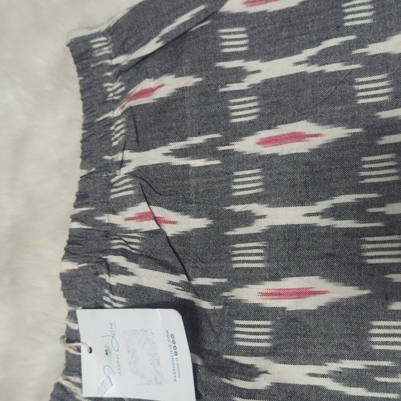 PASSION LILIE  "Betty" Ikat Chambray Shorts ~ NWT - Picture 9 of 13